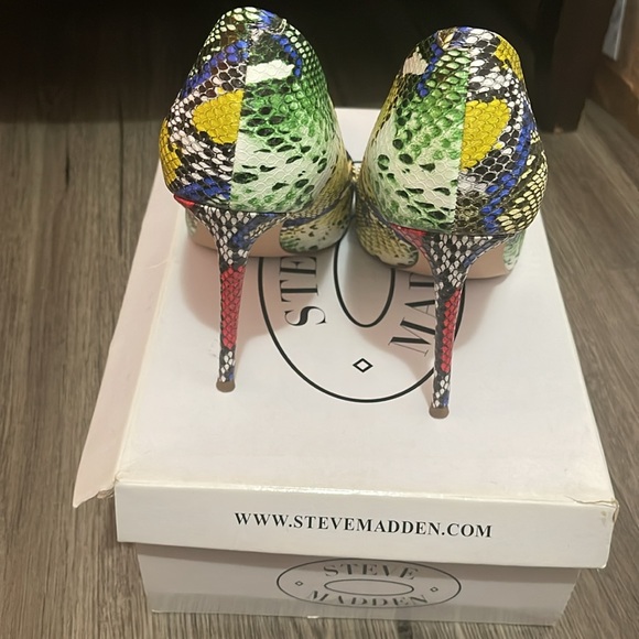 Steve Madden pumps - Picture 3 of 5